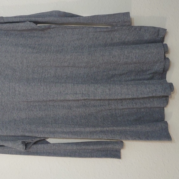 SLIGHTLY USED KK INTL SIZE XS LONG SLEEVE BASIC GRAY TOP LIGHTWEIGHT - Picture 5 of 8
